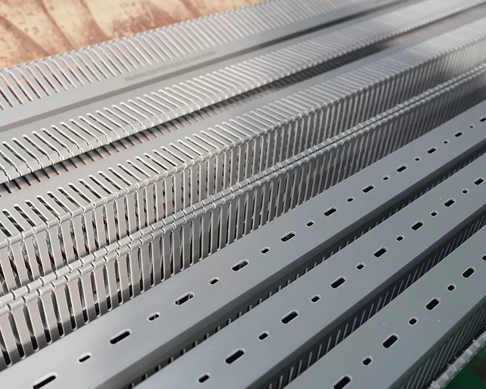 वितरण क्याबिनेट भित्र PVC ज्वाला-retardant केबल ट्रे को तापमान प्रतिरोध दायरा के हो?